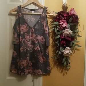 Flower print, open shoulder t-shirt